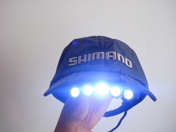 A cap with a flashlight frees both handsA cap with a flashlight frees both hands