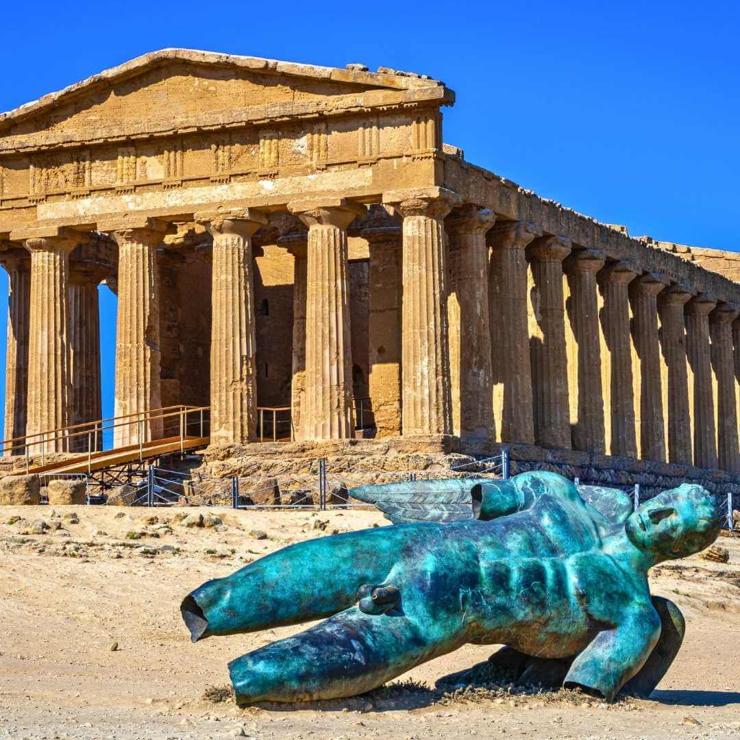 Uno sguardo alla Valle dei Templi di Agrigento, Italia (Sicilia)