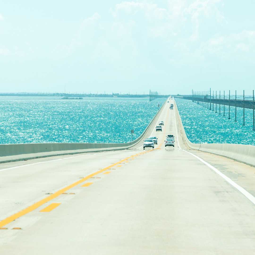 Carretera US1 a Key West sobre los Cayos de Florida