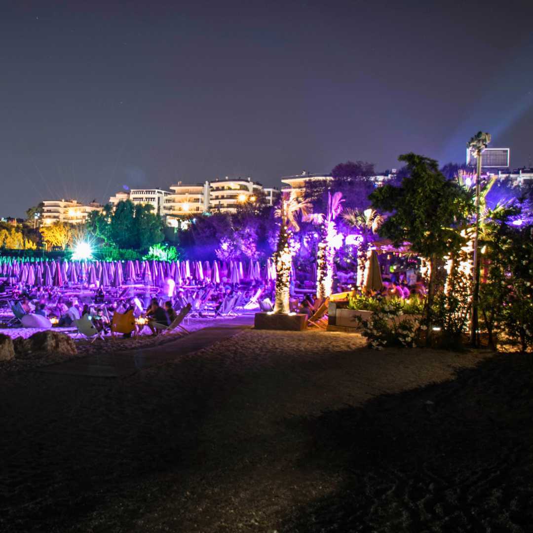 Spiaggia di Alimos ad Atene di notte