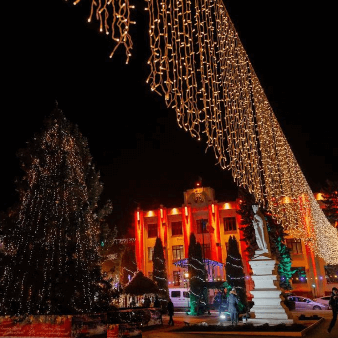 Центральная площадь в Хынчешть, Молдова