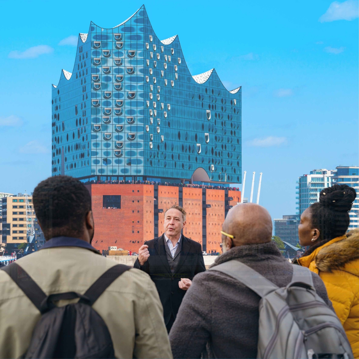 Quasi nessun tour a piedi con una guida locale ad Amburgo è completo senza visitare un punto di riferimento locale: il moderno edificio dell'Elbphilharmonie