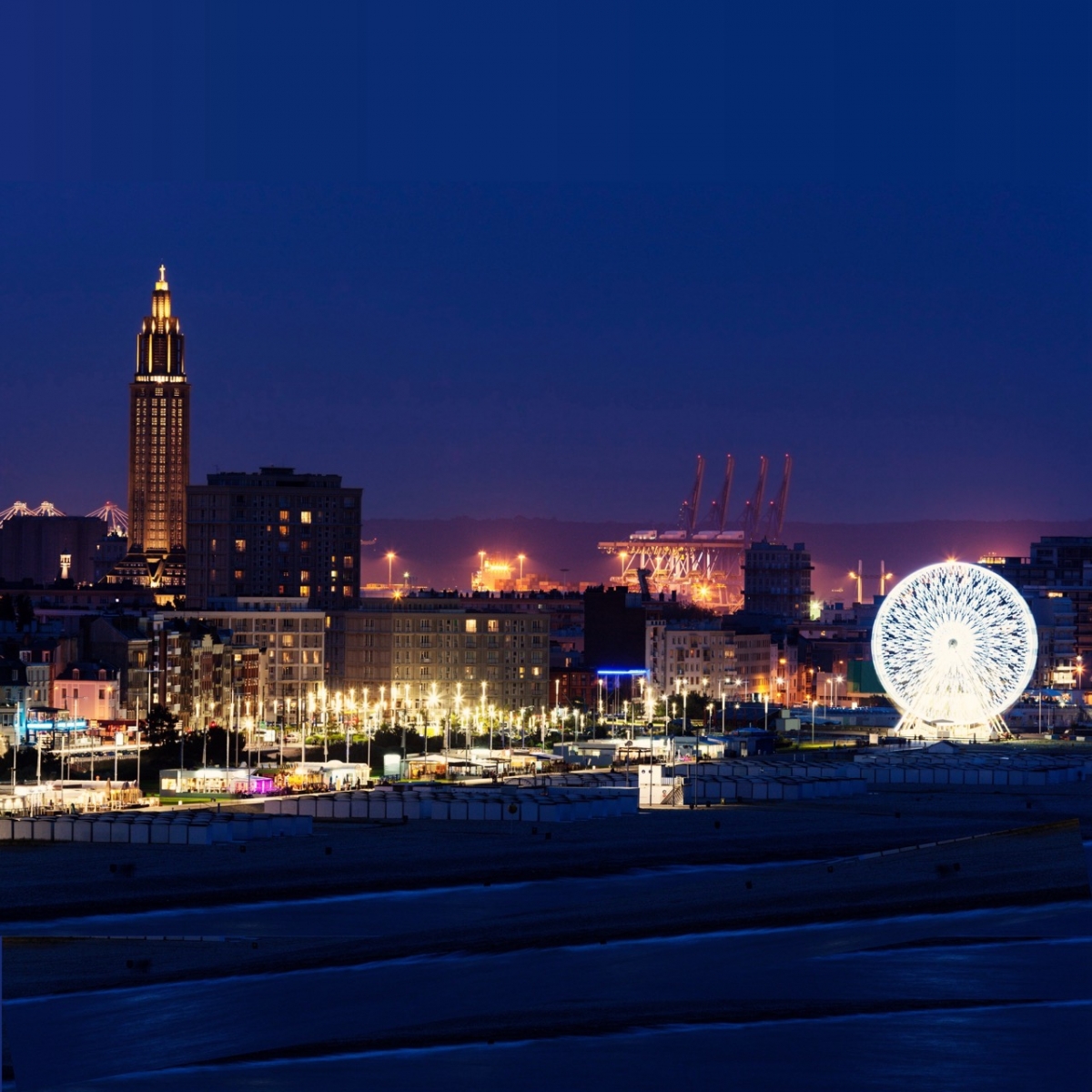 Panorama von Le Havre bei Nacht