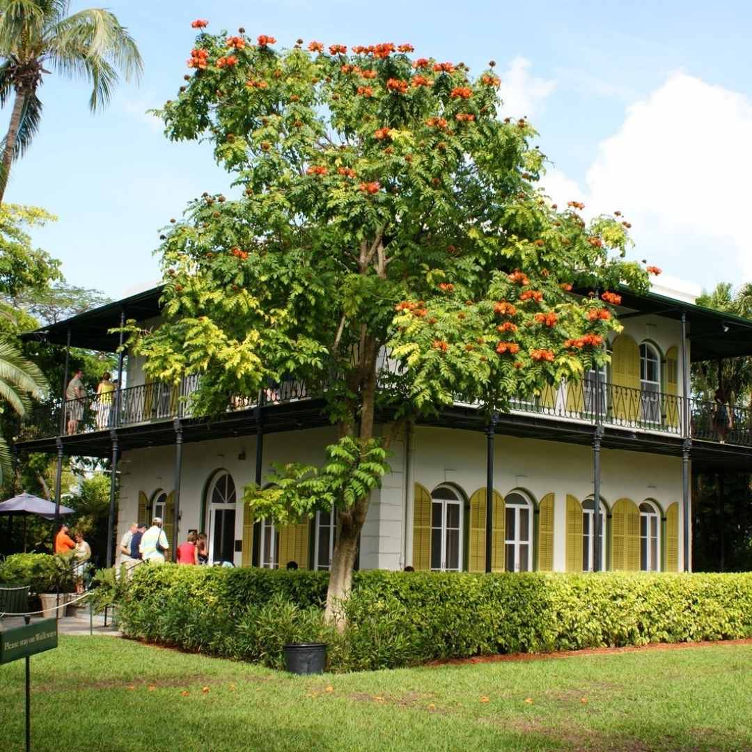 Hemingway kaufte ein Haus im spanischen Kolonialstil in der Whitehead Street in Key West