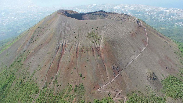 L’Etna, le Vésuve, le Stromboli – tous les trois volcans actifs européens sont situés sur le territoire de l’Italie