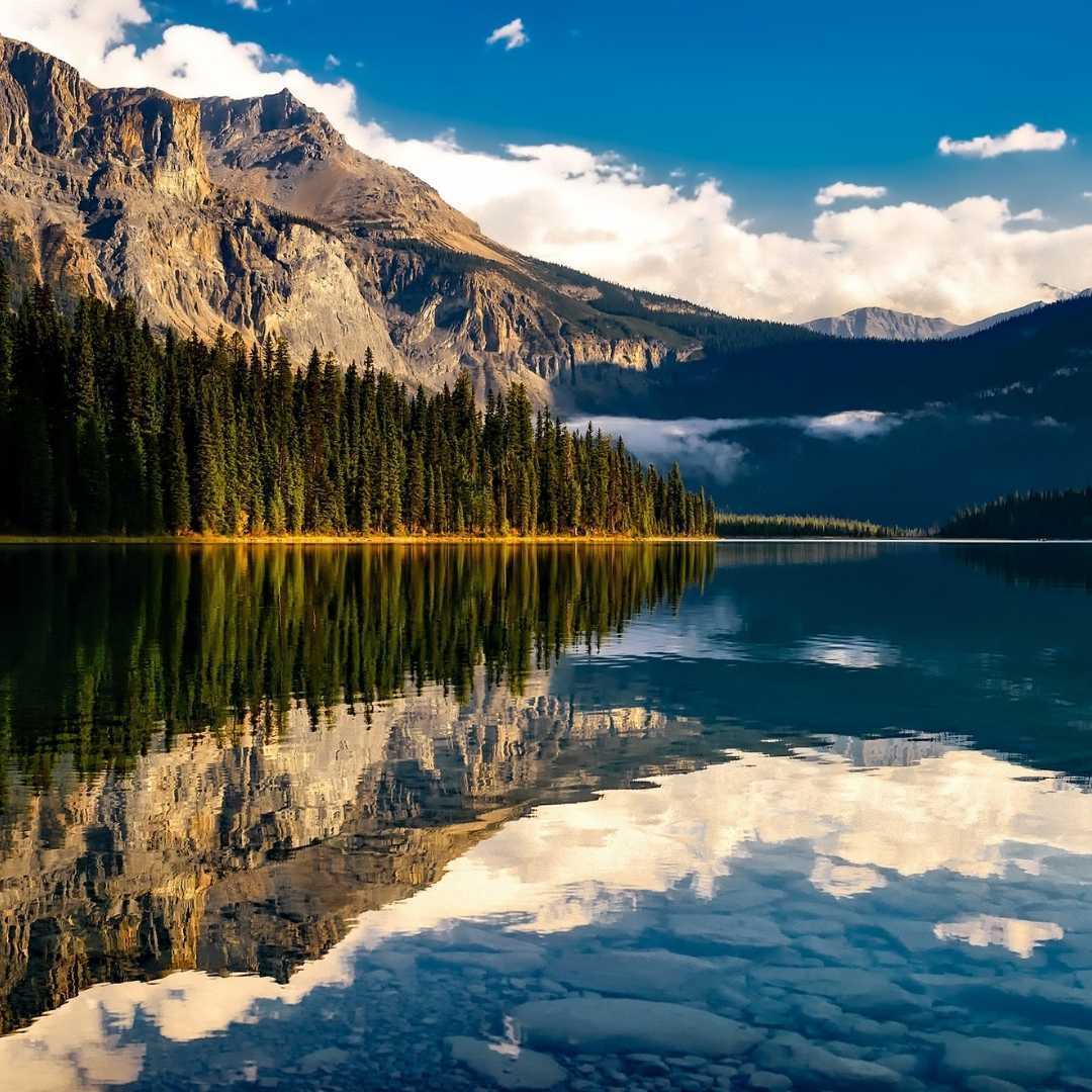 Vista del paisaje del lago en Canadá