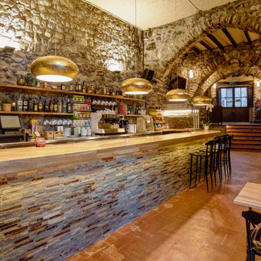 Bar nel ristorante Royal Curia a Besalu