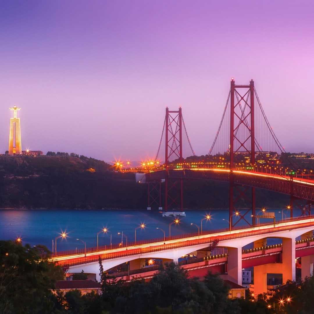 Мост вечером, Лиссабон, Португалия