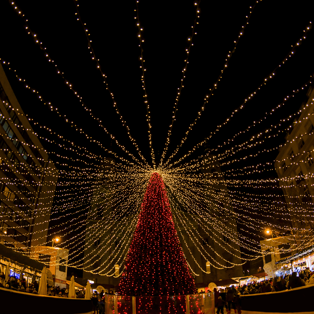 Рождественская ярмарка на площади Базилики Святого Стефана