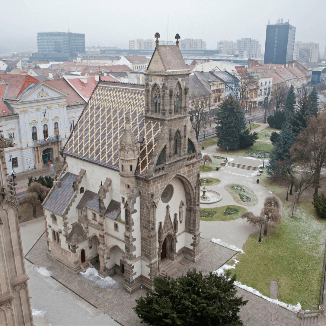 Kosice - Panorama desde la catedral hasta la capilla de San Miguel