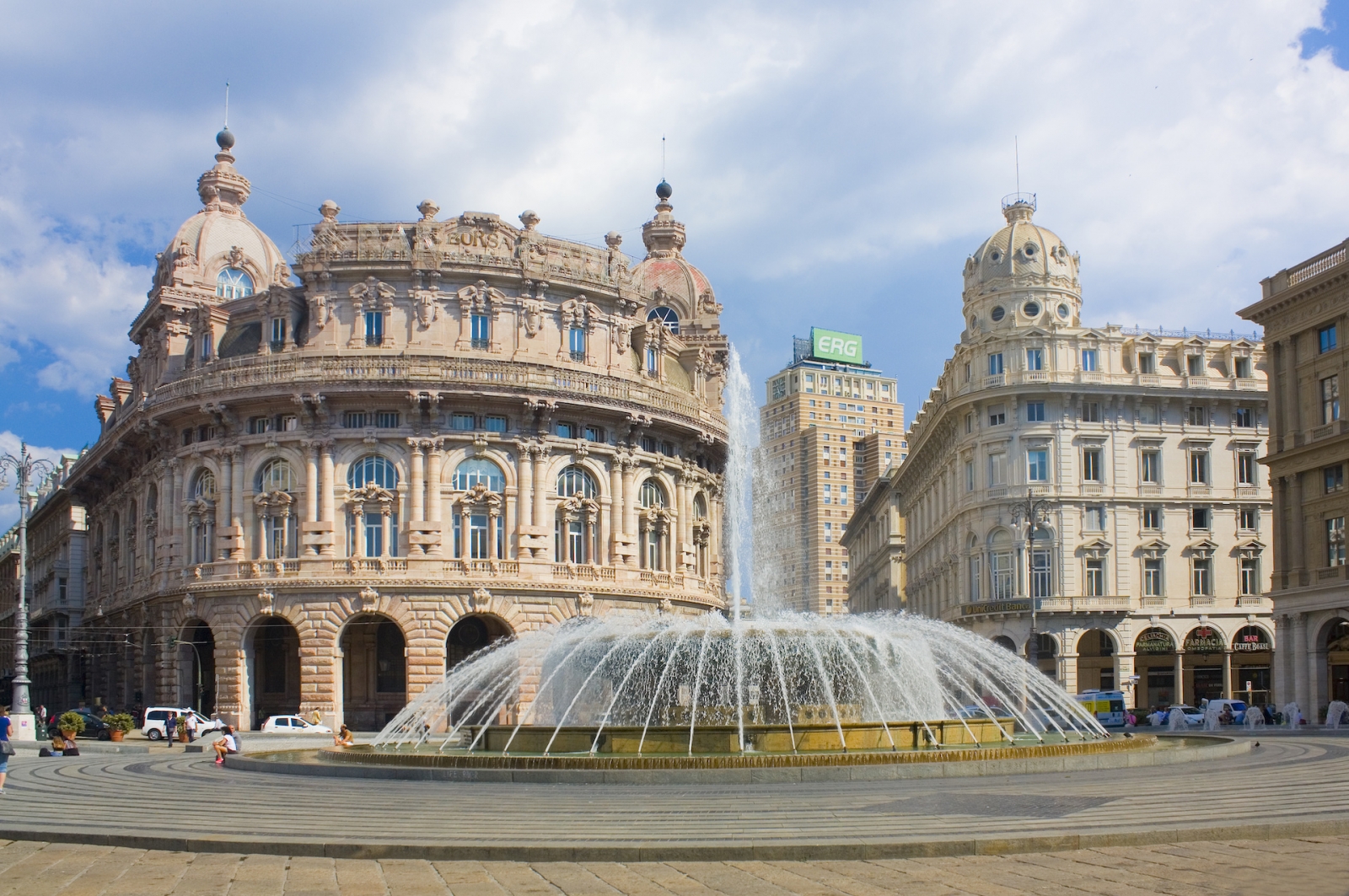 Palazzo della Borsa, 1912 vom Architekten Alfredo Coppede erbaut, am Ferrari-Platz in Genua, Italien