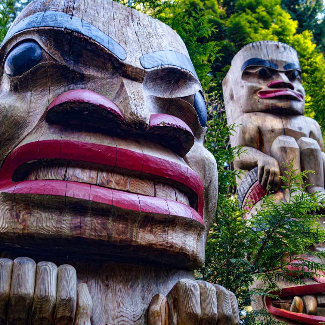 Der Park ist dafür bekannt, verschiedene indigene Kunst- und Kulturelemente zu integrieren
