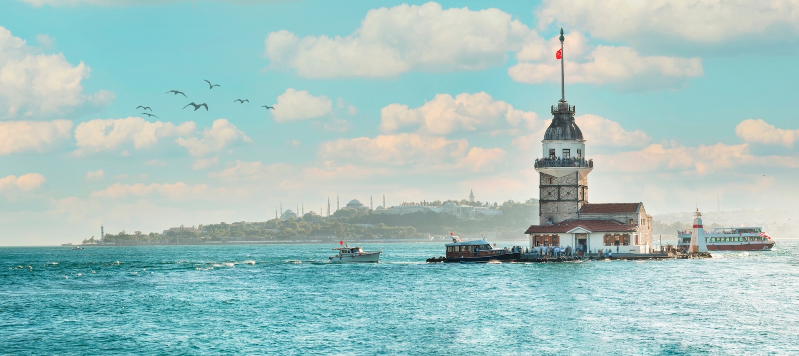 Девичья башня в Стамбуле, Турция (KIZ KULESI - USKUDAR)