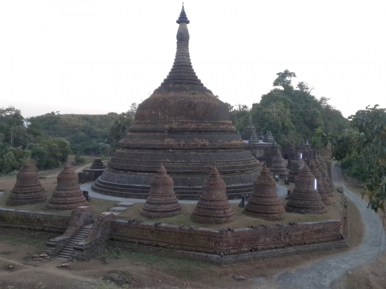 Pagoda di Ratanabon in Birmania