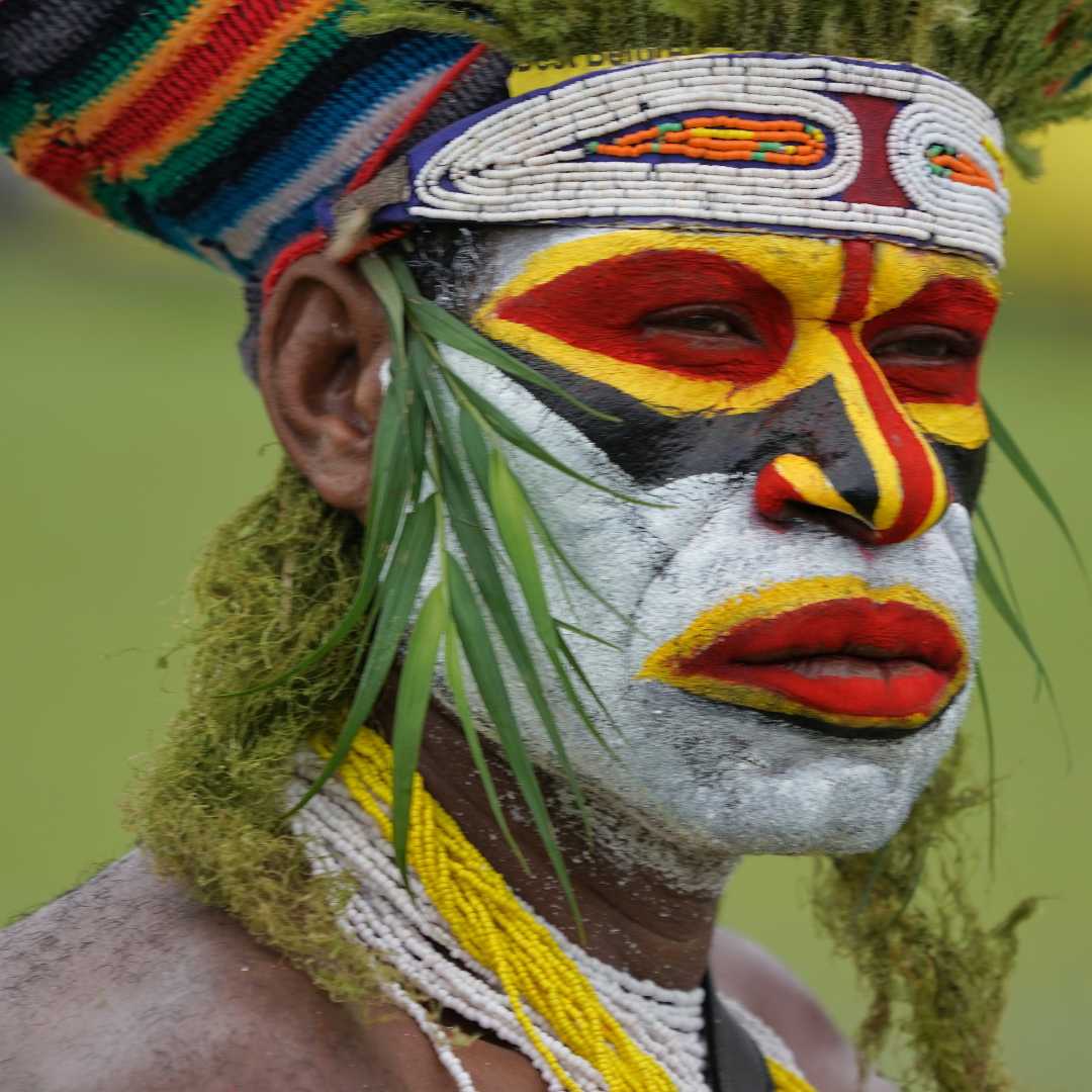 Artisti in un film 'Sing Sing' (un evento di danza tribale) in Papua Nuova Guinea