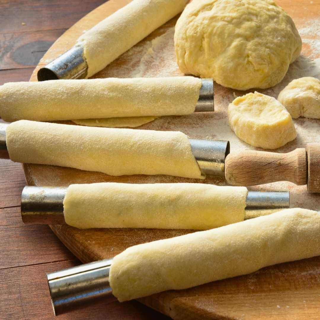 Preparazione dei cannoli