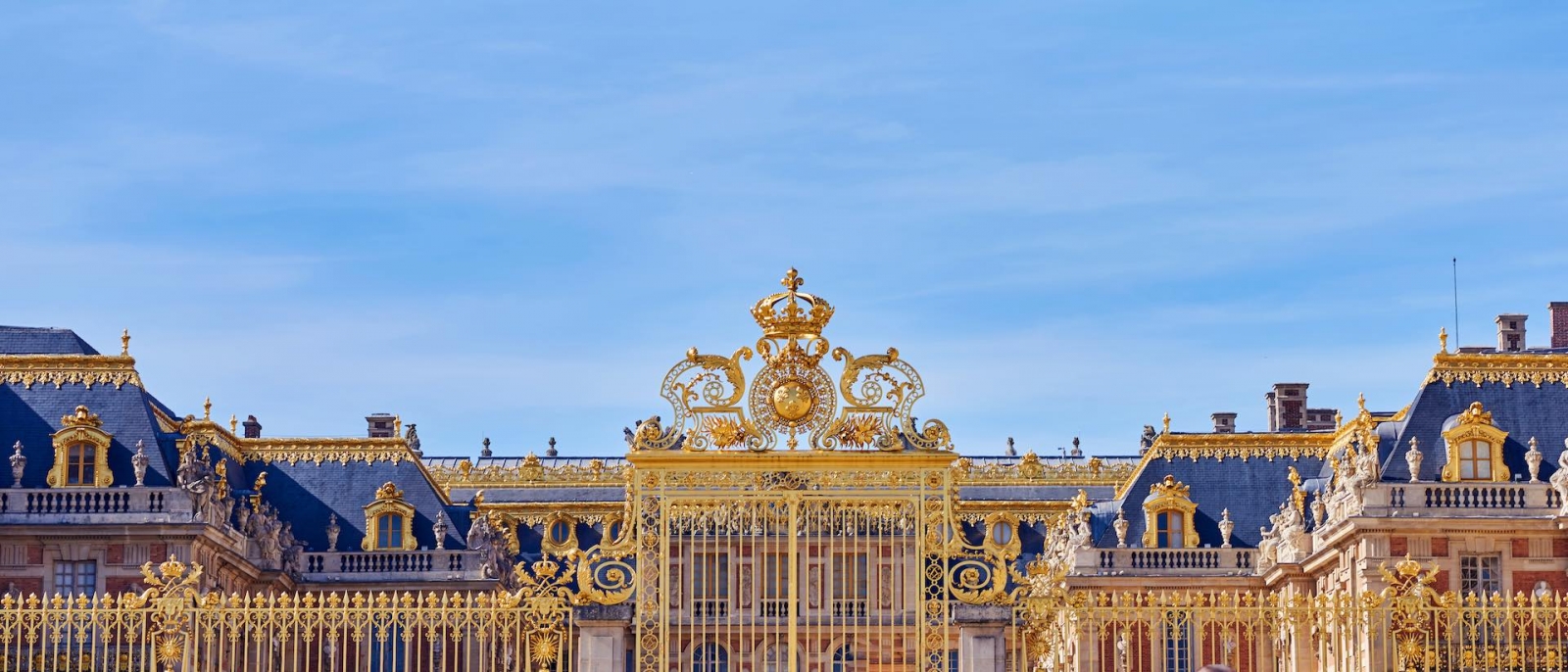 Золотые входные ворота Версаля.jpeg