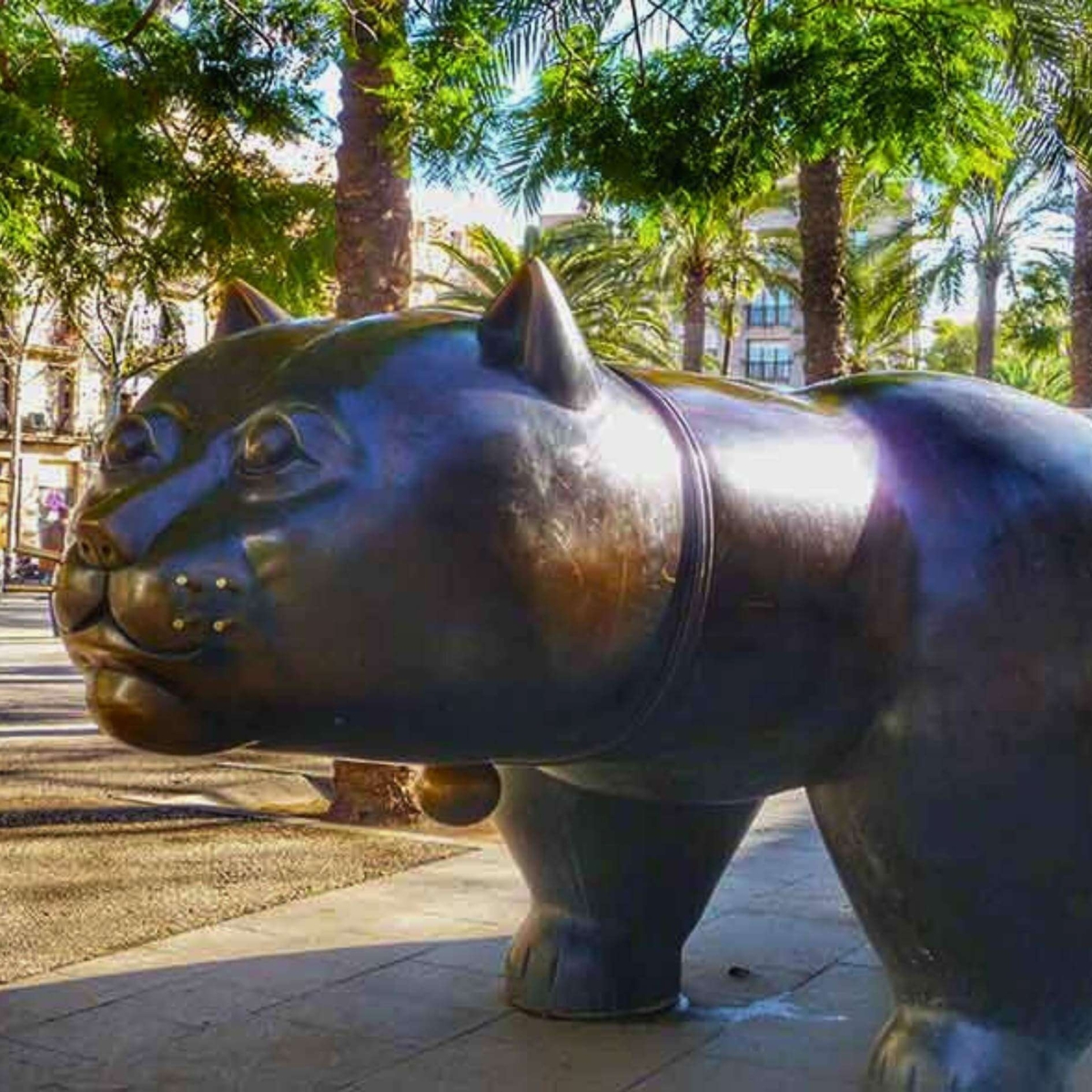 Statue de chat géant dans le Raval, Barcelone