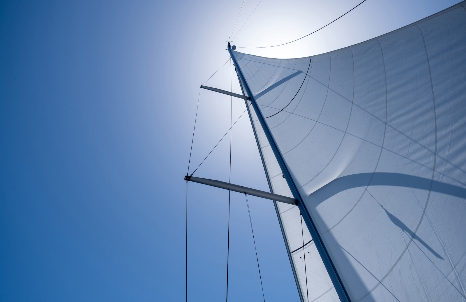 Sailing with the wind at open sea