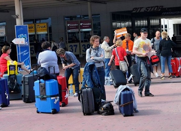 Beim Abholen Ihrer Touristen am Flughafen lassen Sie sie nie warten