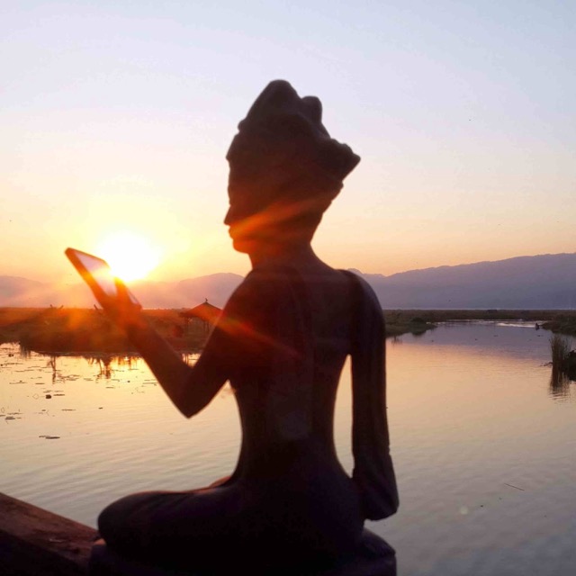 Atardecer en el lago Inle en Birmania